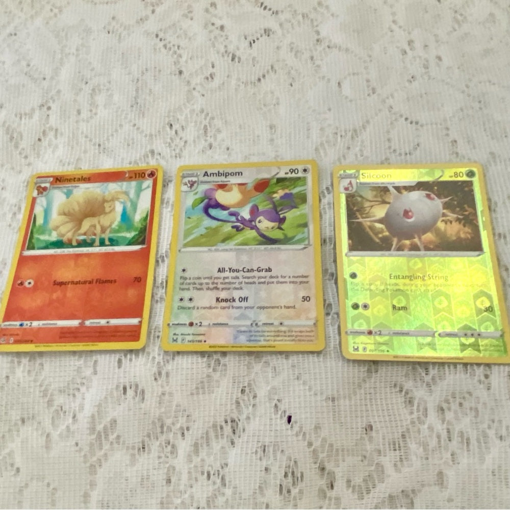 Lot (O): 3 Pokemon Reverse Holo Cards and 3 Pokemon Gold Fan Arts
