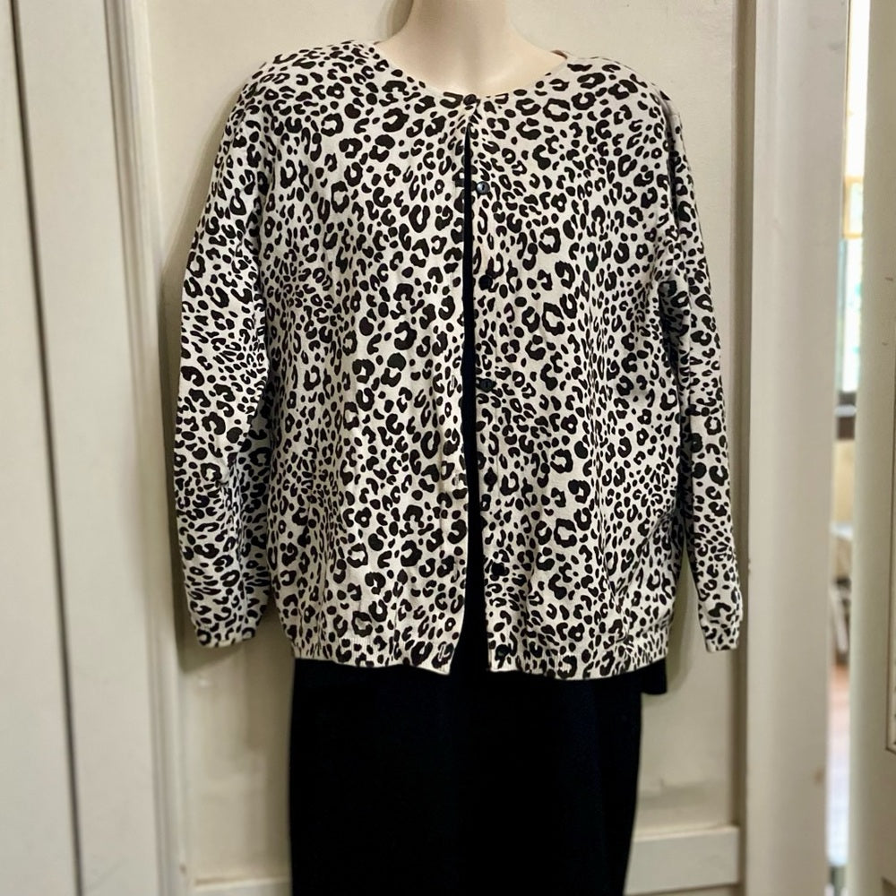 Liz Claiborne Cheetah White and Black Sweater Cardigan (S-L)