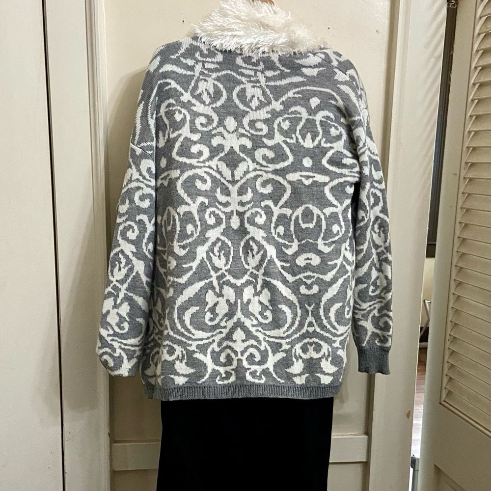 Love at First Find, Gray and White Sweater Cardigan (L)