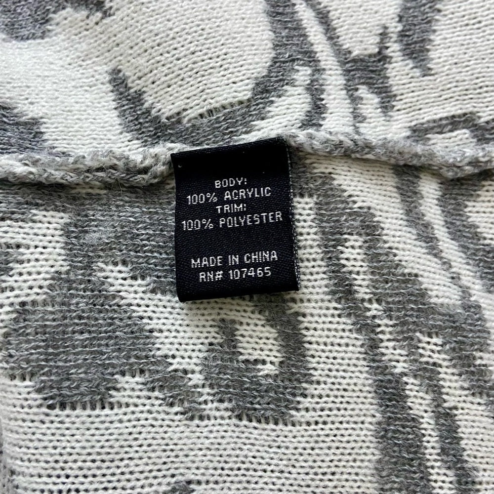 Love at First Find, Gray and White Sweater Cardigan (L)