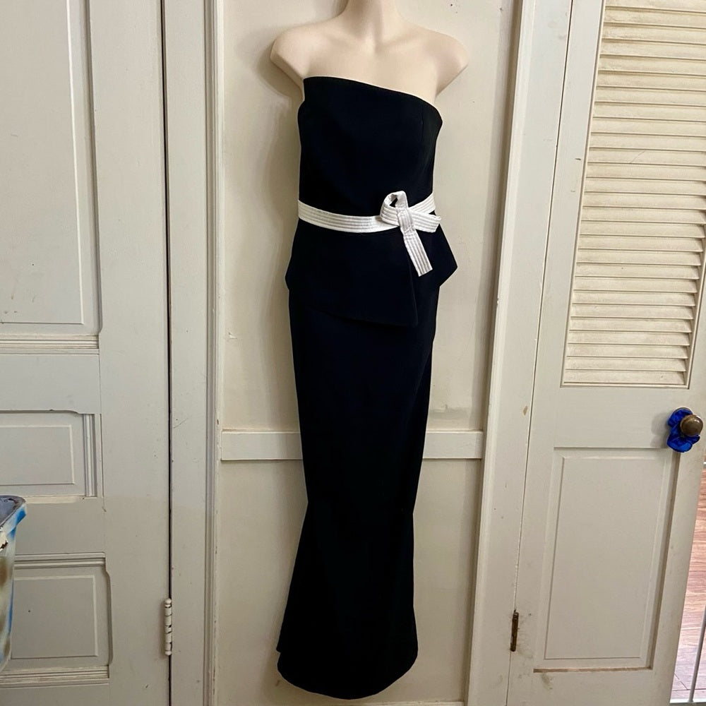 Elegant Black and White Lined Long Formal Dress (Size S-M)