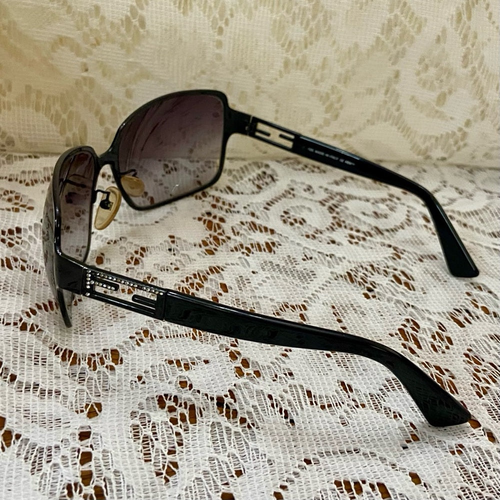 Fendi, FS466R 63#15 125 Sunglasses with Rhinestones