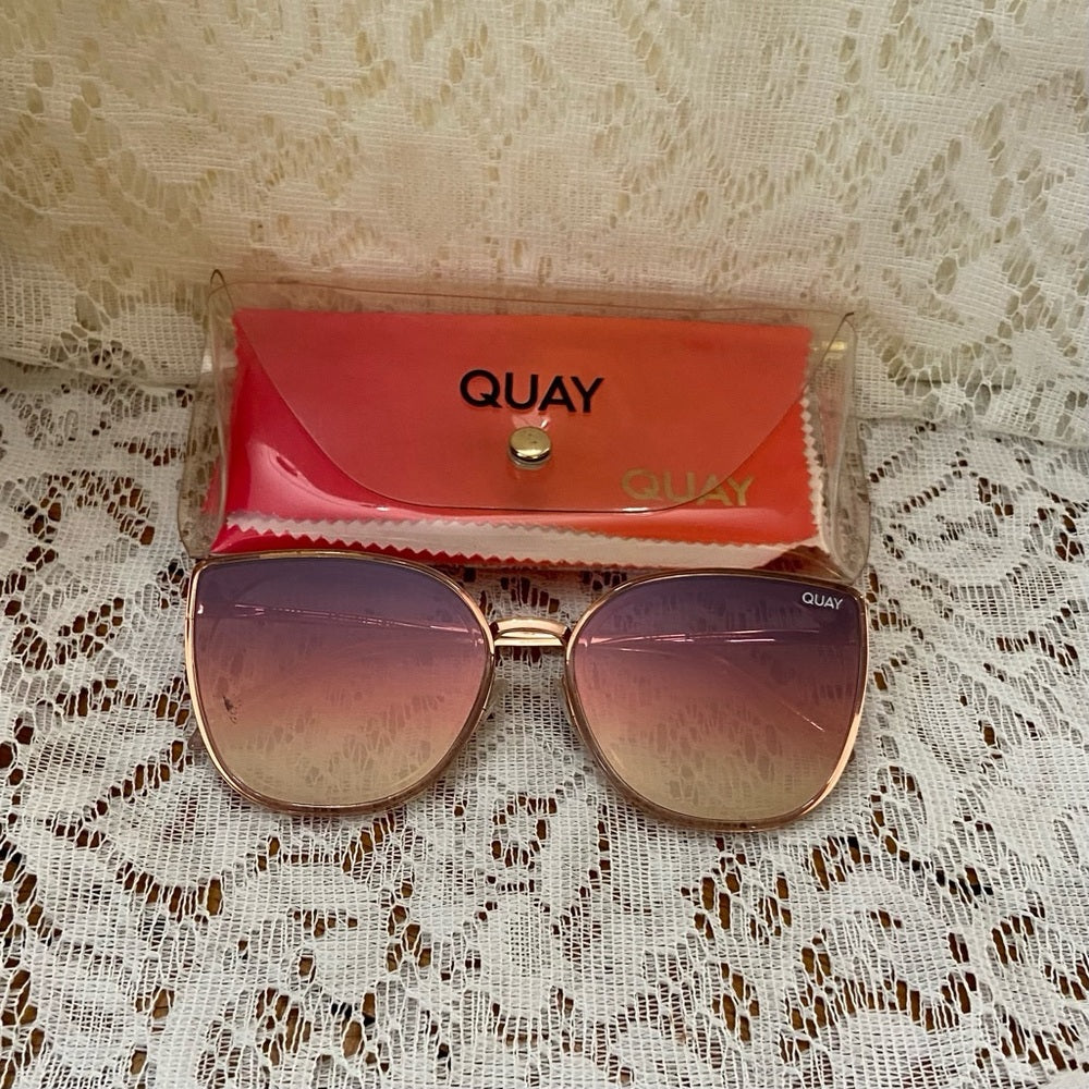 Quay Australia Oversized Pink Sunglasses T812
