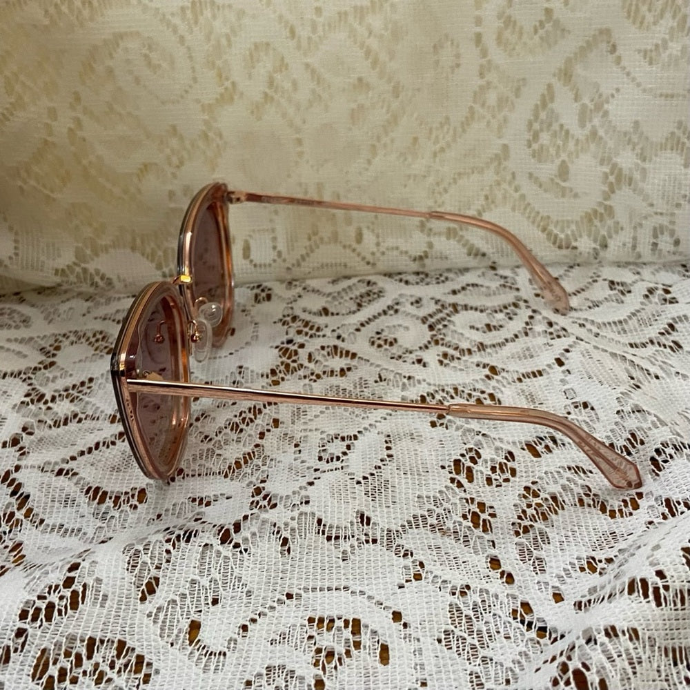 Quay Australia Oversized Pink Sunglasses T812