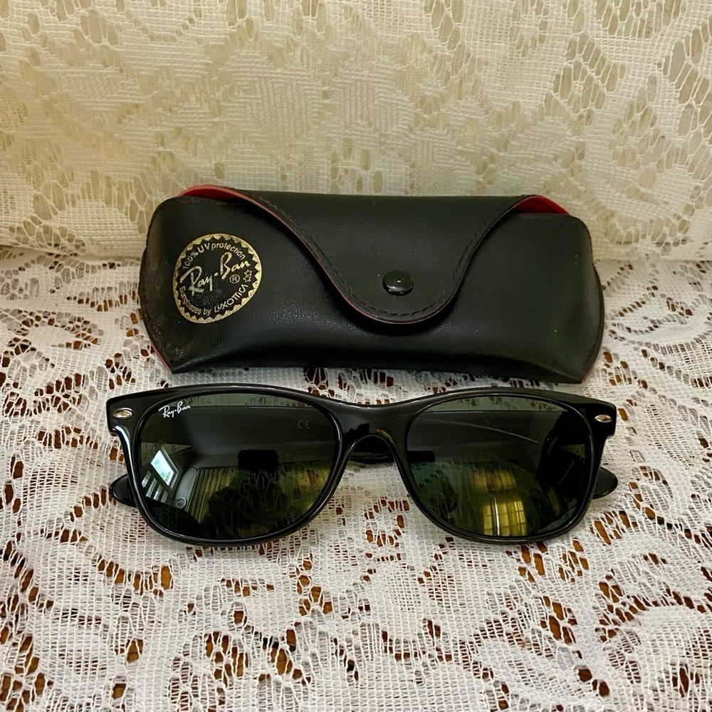 Rayban Wayfarer, Italy RB2132 901 55#18 Black Sunglasses