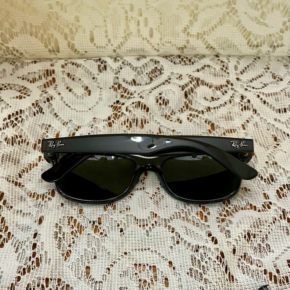 Rayban Wayfarer, Italy RB2132 901 55#18 Black Sunglasses