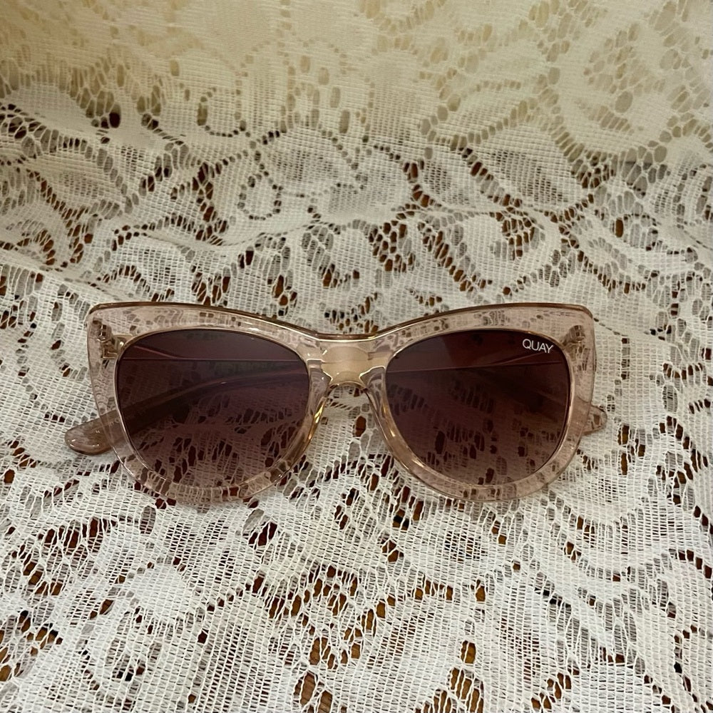 Quay Australia Oversized Cat Eye, Steal A Kiss III Pink Sunglasses