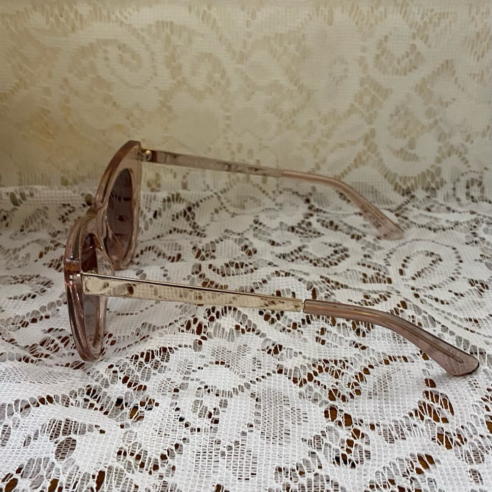 Quay Australia Oversized Cat Eye, Steal A Kiss III Pink Sunglasses
