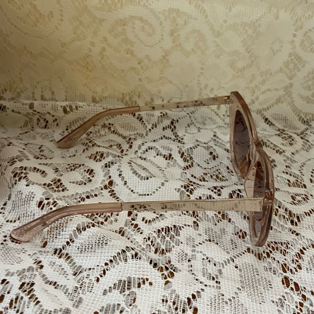 Quay Australia Oversized Cat Eye, Steal A Kiss III Pink Sunglasses