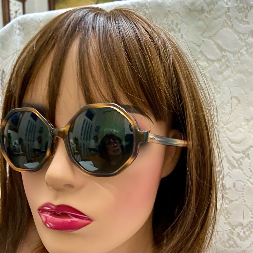 Vintage, Bausch & Lomb Canada Brown Tortoise Sunglasses