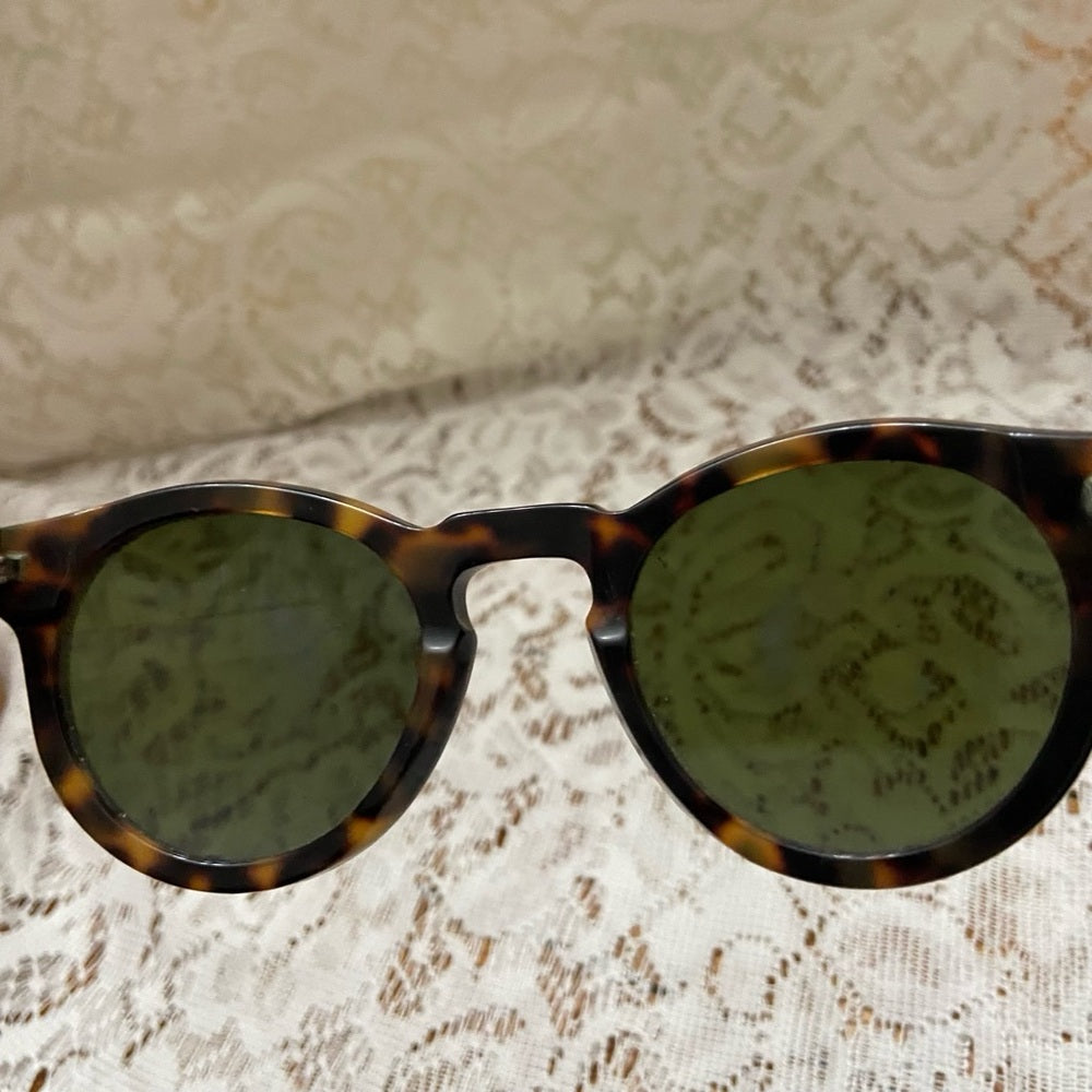 Vintage Illesteva Leonard Brown Tortoise Sunglasses with Case