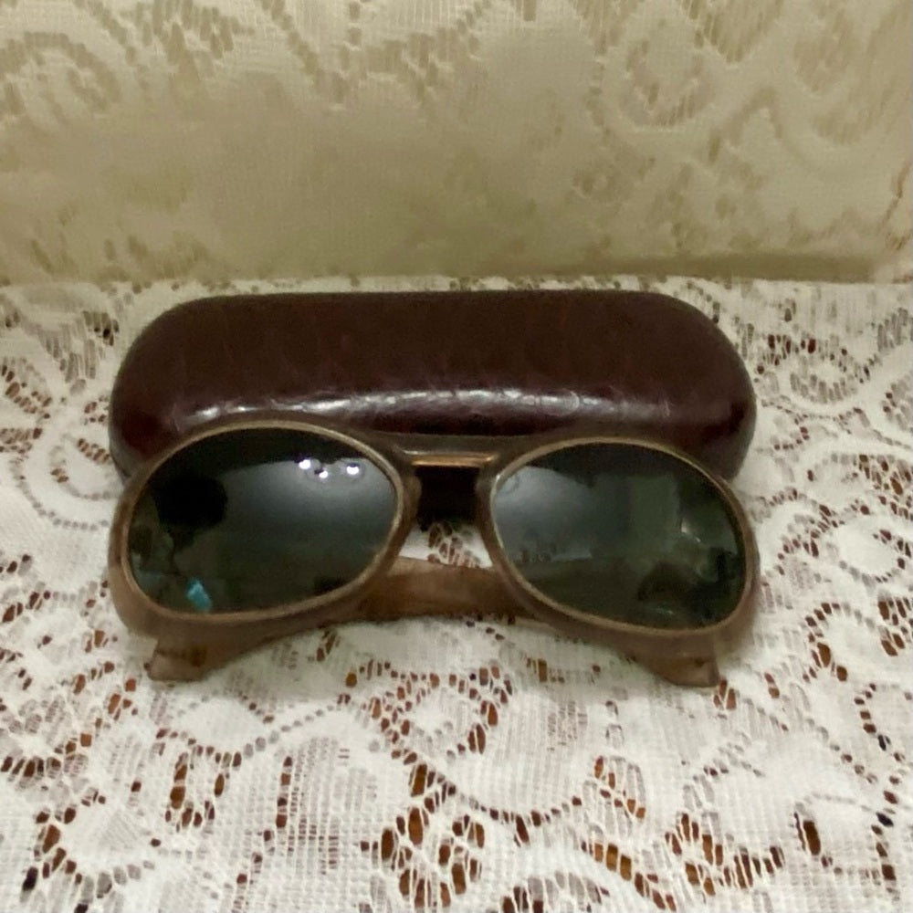 Vintage Polaroid Cool Ray Grenada Sunglasses