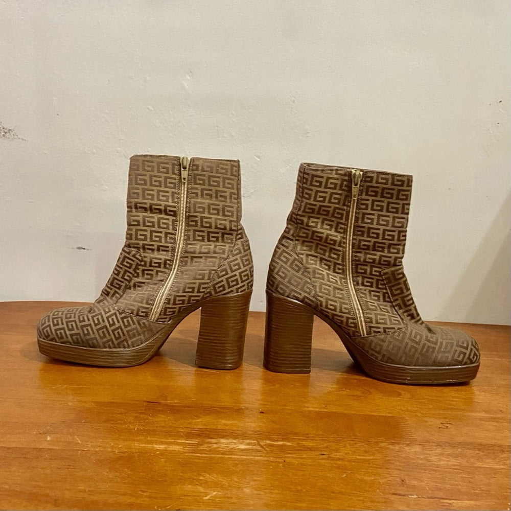 Rouge Helium Brown G Canvass Boots Size 9
