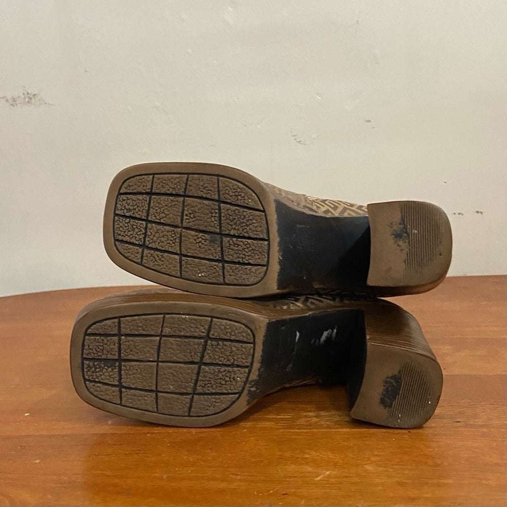 Rouge Helium Brown G Canvass Boots Size 9