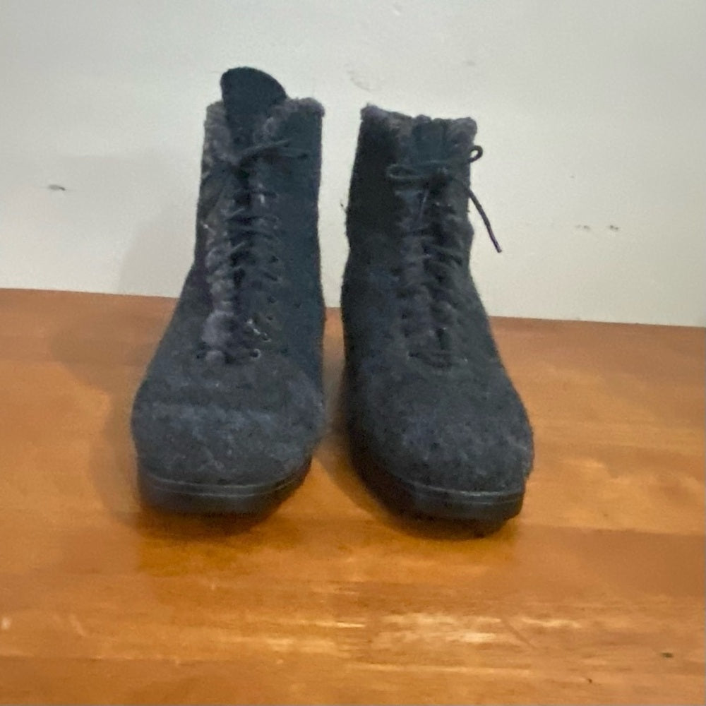 Commus Gray Fuzzy Wool Ankle Boots Size 39