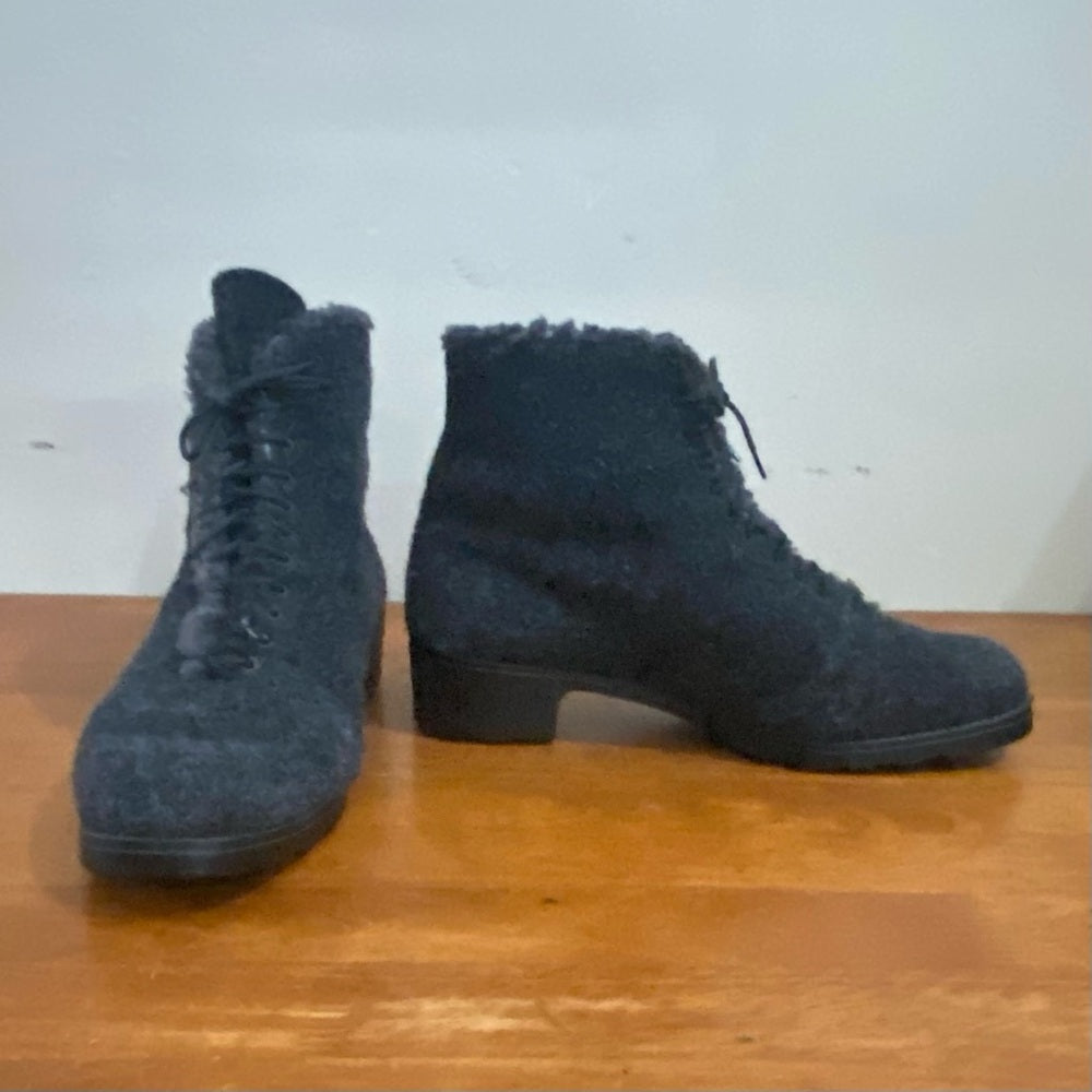 Commus Gray Fuzzy Wool Ankle Boots Size 39