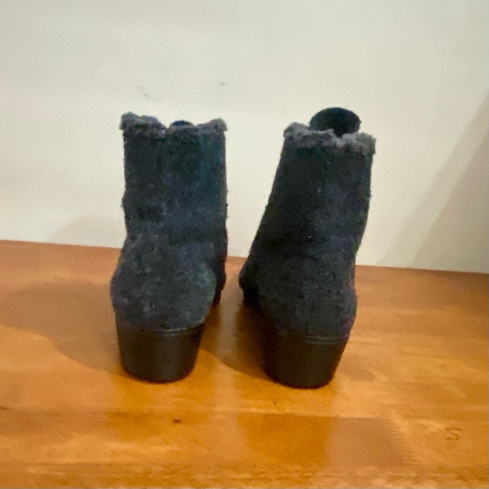Commus Gray Fuzzy Wool Ankle Boots Size 39