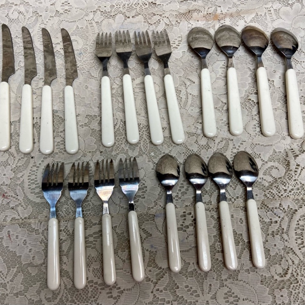 Vintage, 40-pc Blue Willow Flatware, Service for 8 with Wooden Box