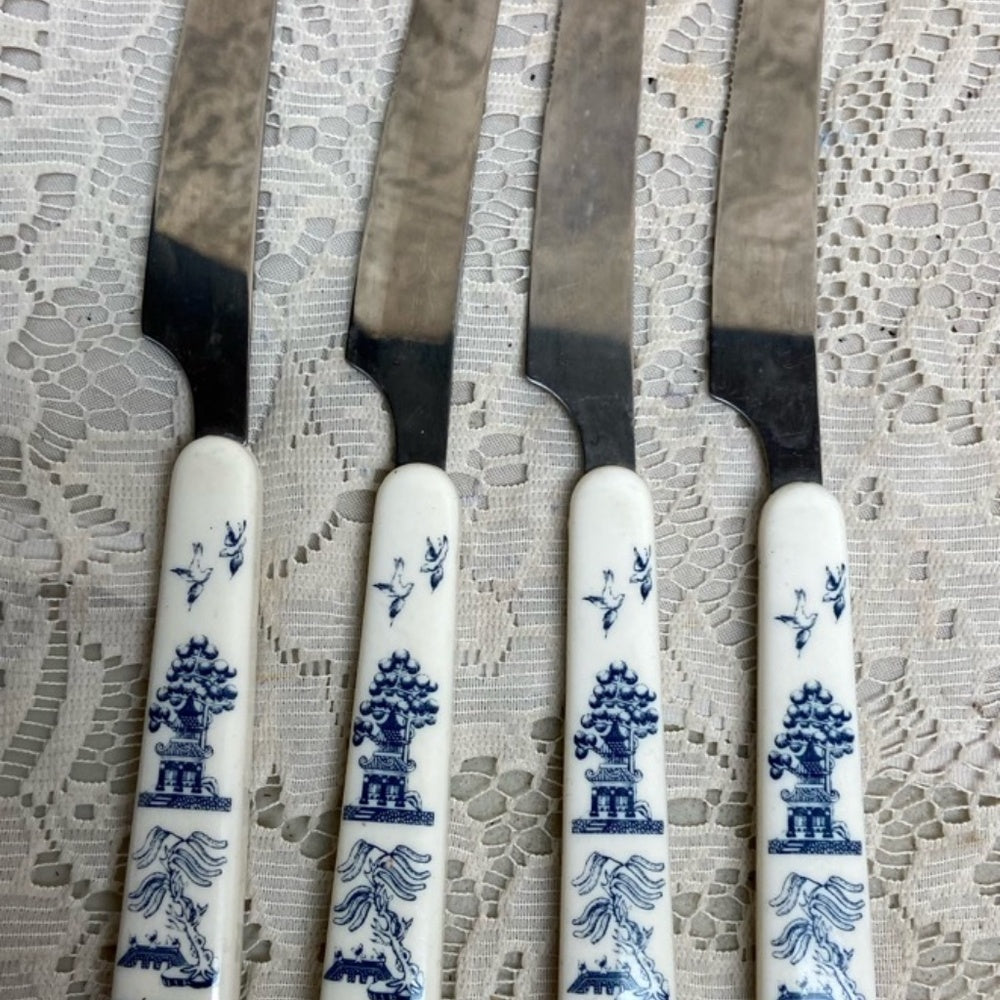 Vintage, 40-pc Blue Willow Flatware, Service for 8 with Wooden Box
