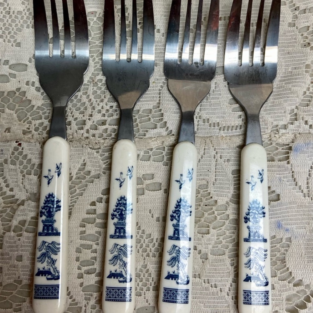 Vintage, 40-pc Blue Willow Flatware, Service for 8 with Wooden Box