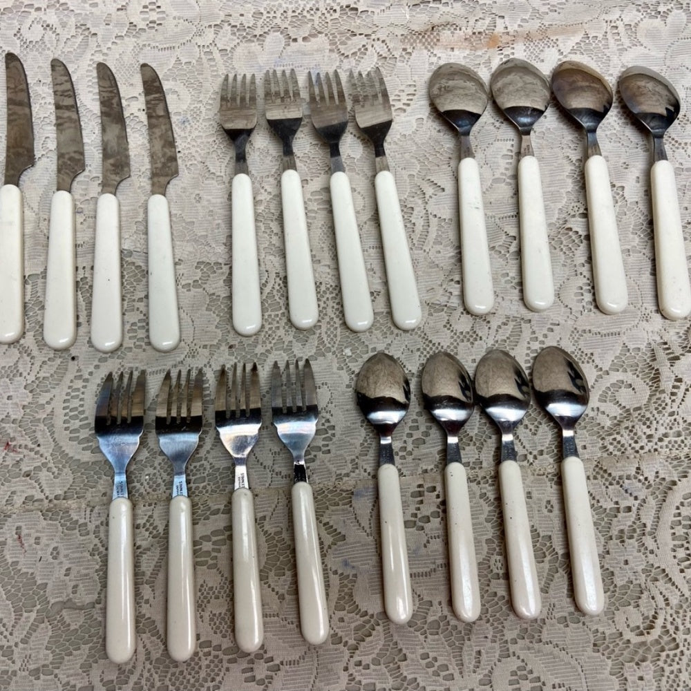 Vintage, 40-pc Blue Willow Flatware, Service for 8 with Wooden Box