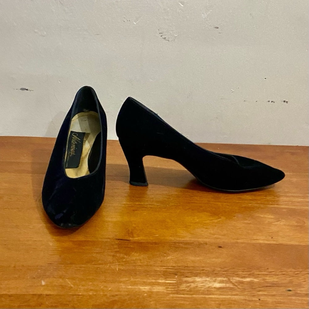 Notorious Black Velvet High Heel Shoes Size 8