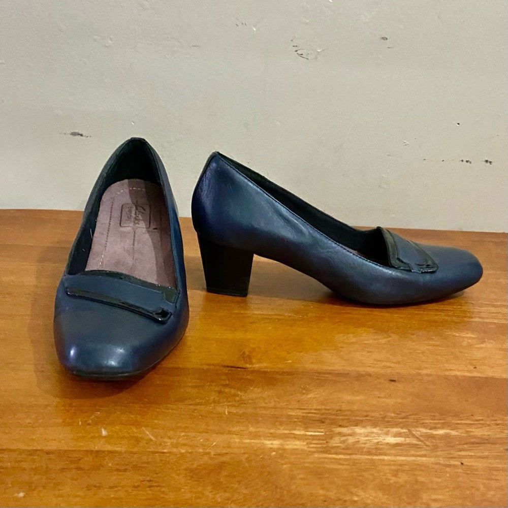Clarks Blue-Black Leather Shoes Size 8