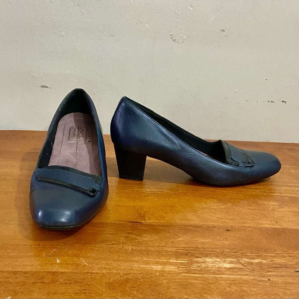 Clarks Blue-Black Leather Shoes Size 8