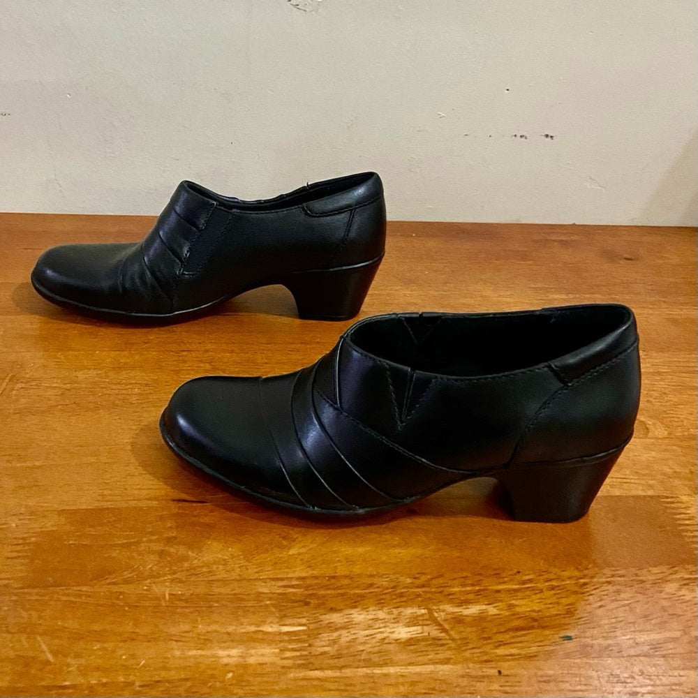 Clarks Bendables Black Leather Ankle Boots -Size 6