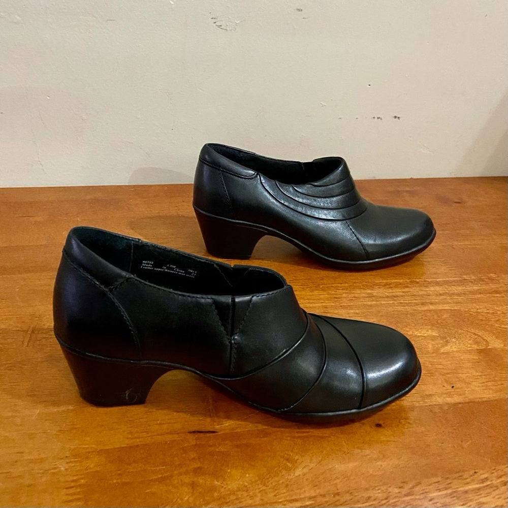 Clarks Bendables Black Leather Ankle Boots -Size 6