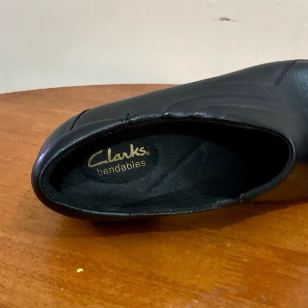Clarks Bendables Black Leather Ankle Boots -Size 5.5