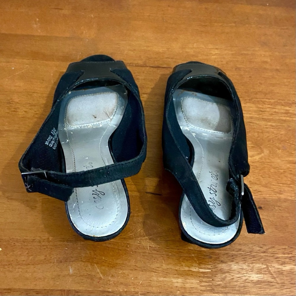 Easy Street Black Velvet-Patent Leather Low Heel Shoes Size 8.5W