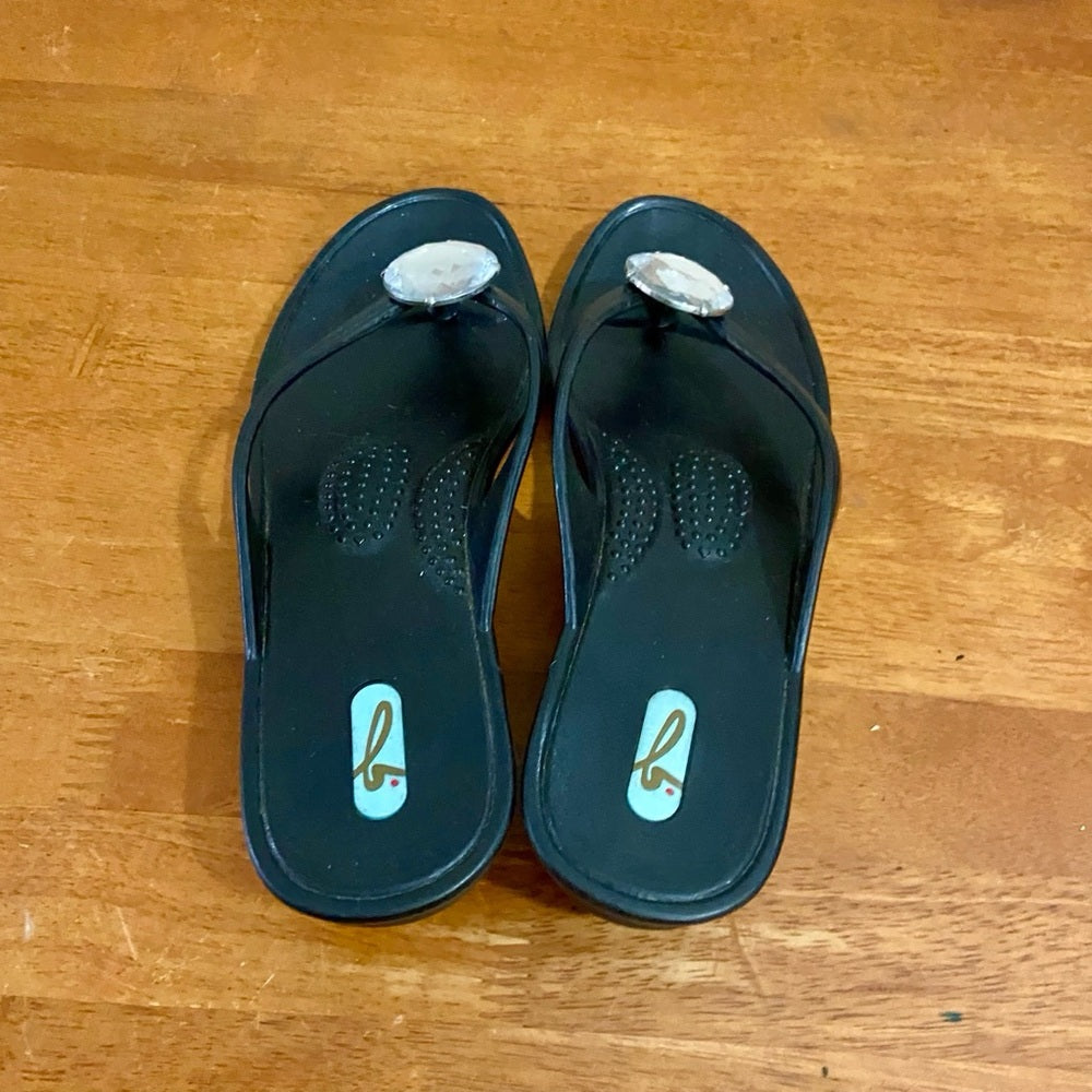 Oka b. Black Flip Flop with Gem WedgeHeeled Sandals Size M-L
