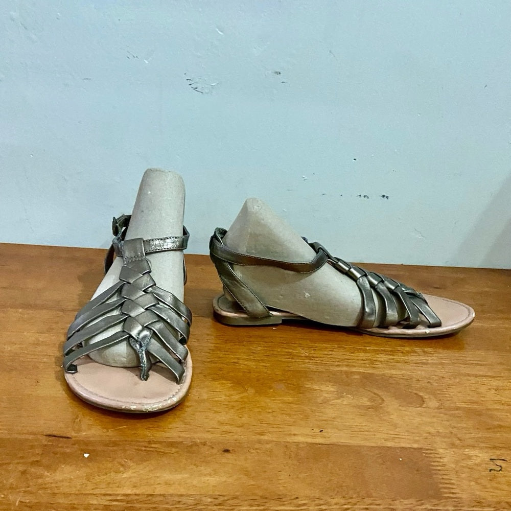 Faded Glory Gold Lesther Flat Sandals Size 8