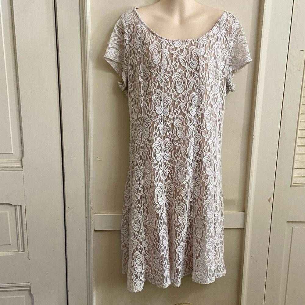 Perceptions White Eyelet-Lace, Beige Lined Dress Size XL