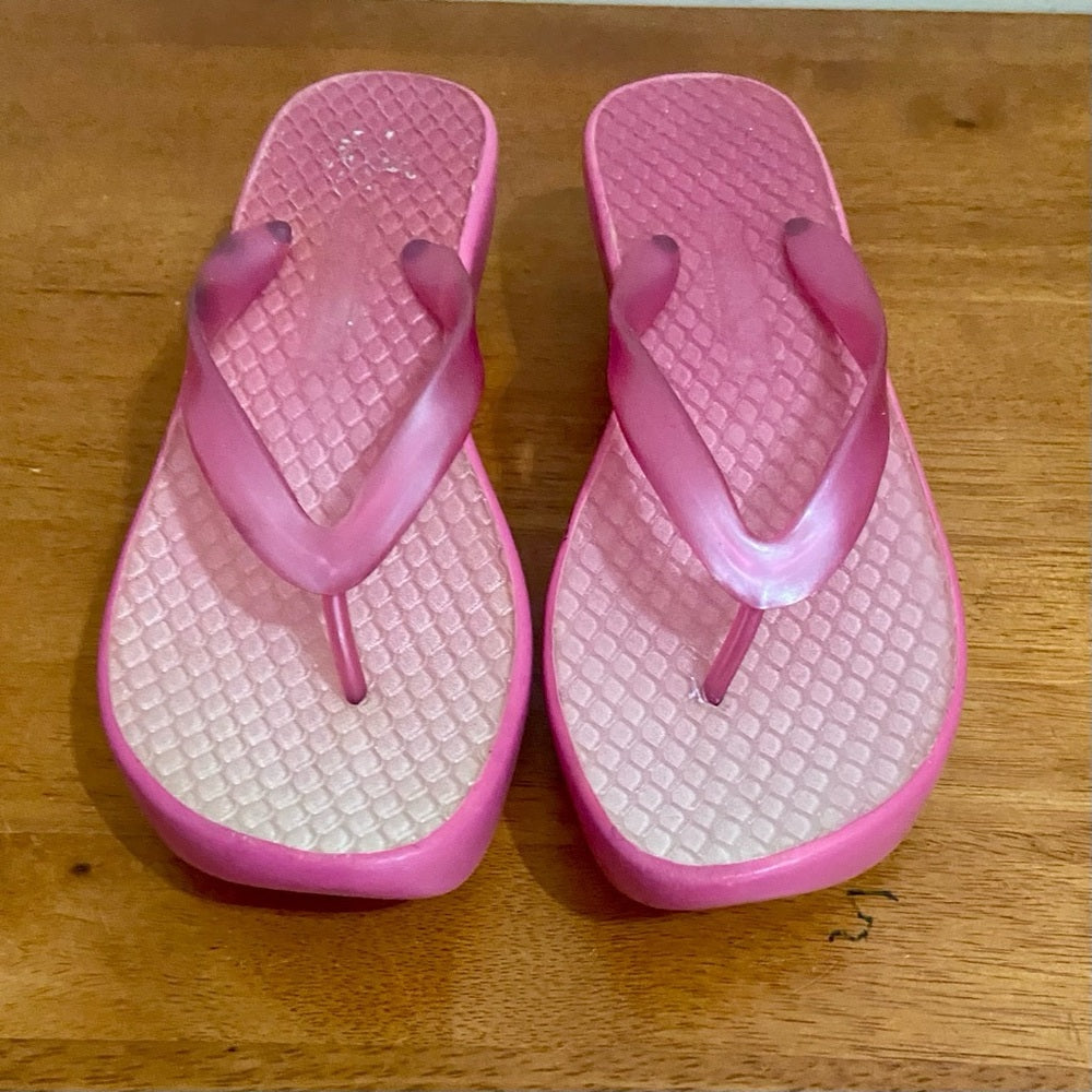 East Side Pink Flip Flop Wedge Heeled Sandals Size 7.5