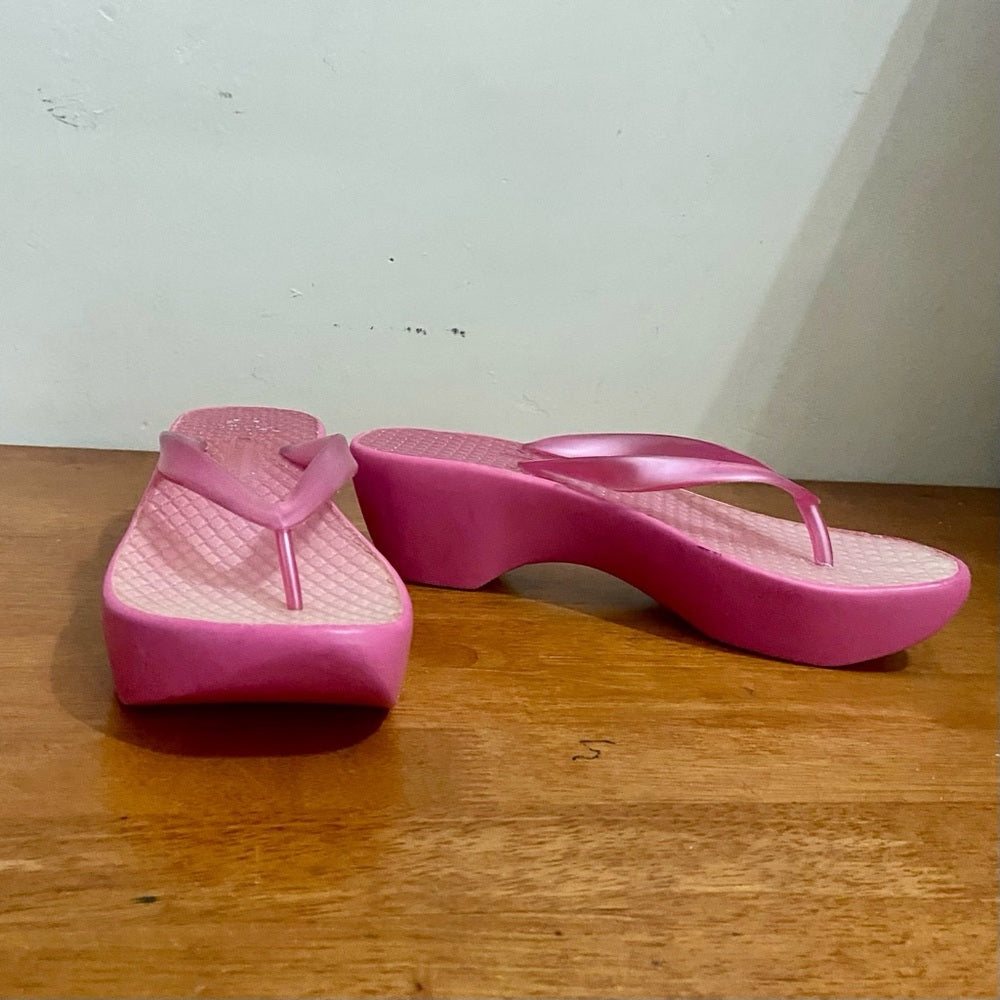 East Side Pink Flip Flop Wedge Heeled Sandals Size 7.5
