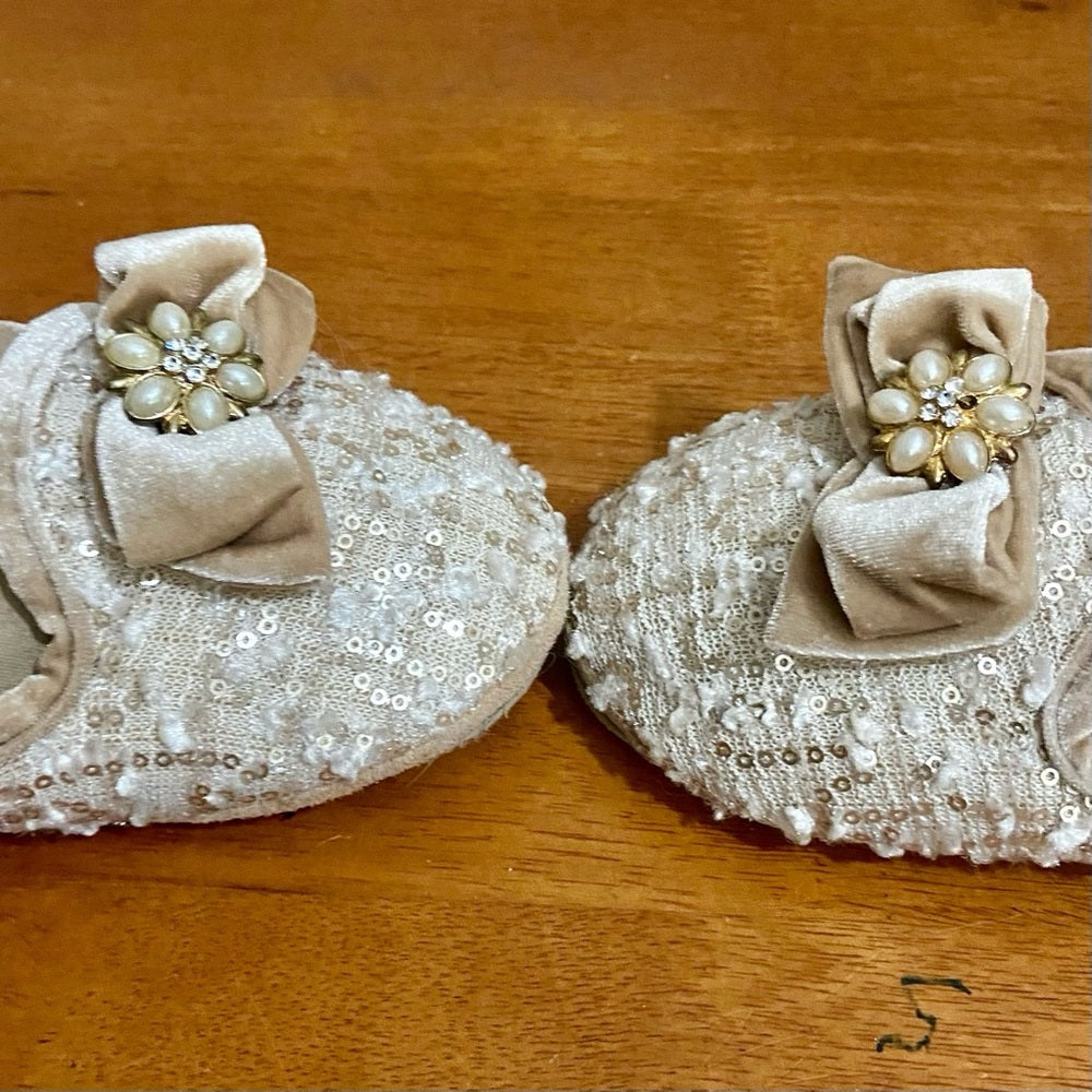 Pretty You, Elegant Light Pink Bedroom Slippers w/ Sequins, Pearls, Bow Size 5-6