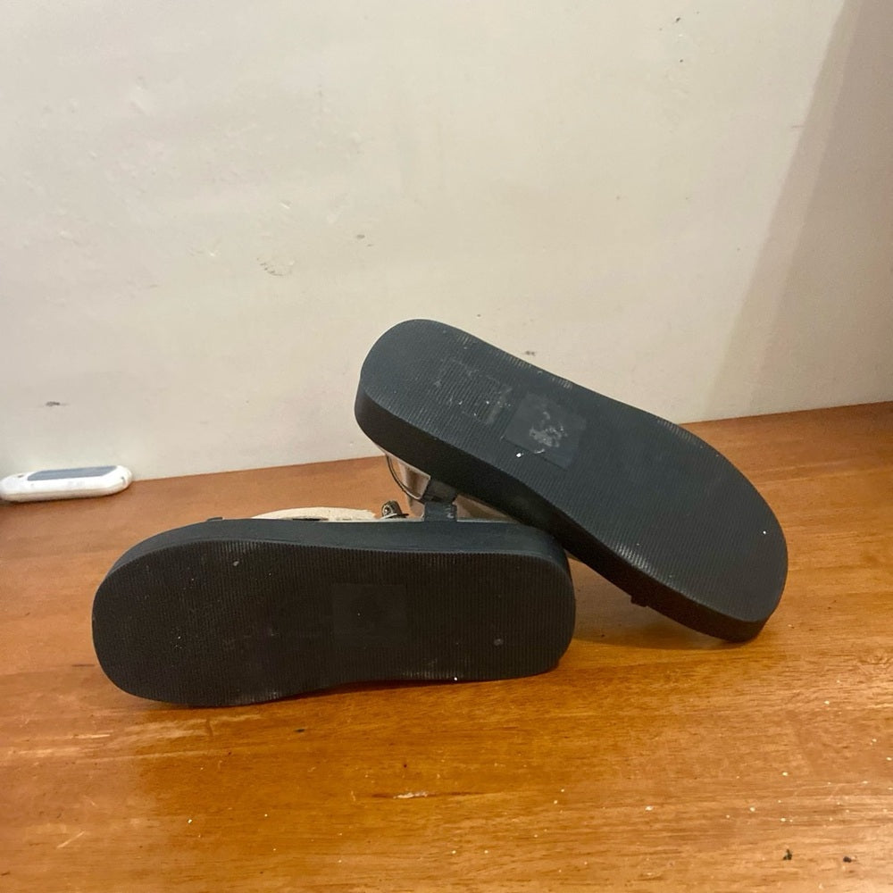 Chinese Laundry Black and Silverer Platf Sandals Size 8