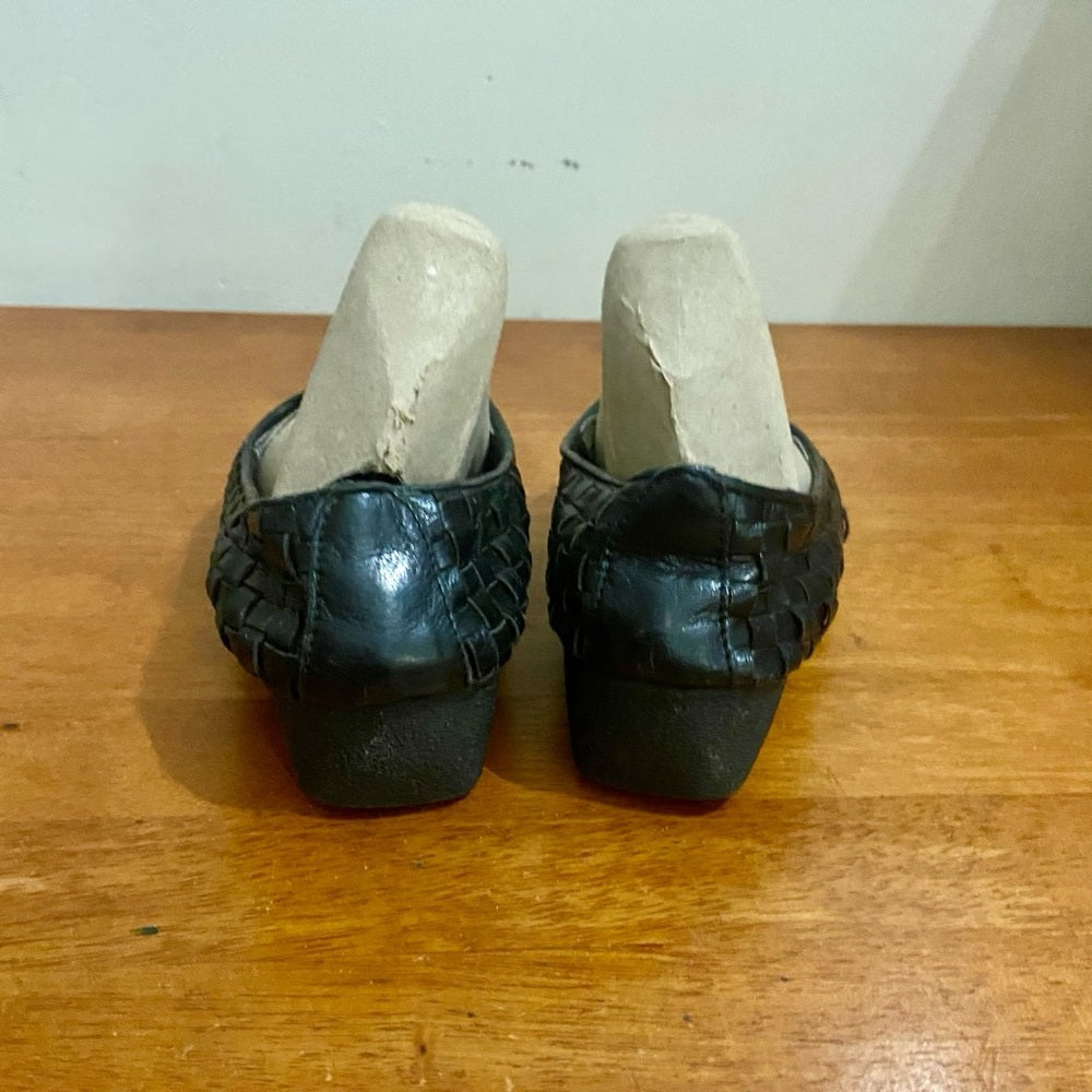 Comfy, Black Woven Shoes Size-8B