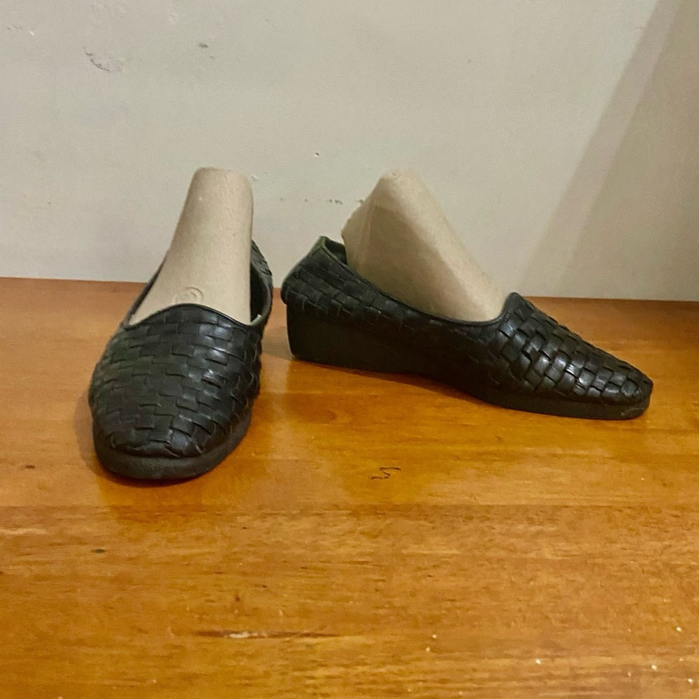 Comfy, Black Woven Shoes Size-8B