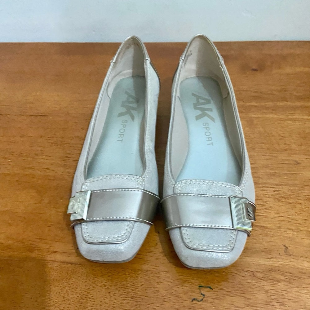 Anne Klein Sport- Creamy Gold shoes or Loafer-Size 7