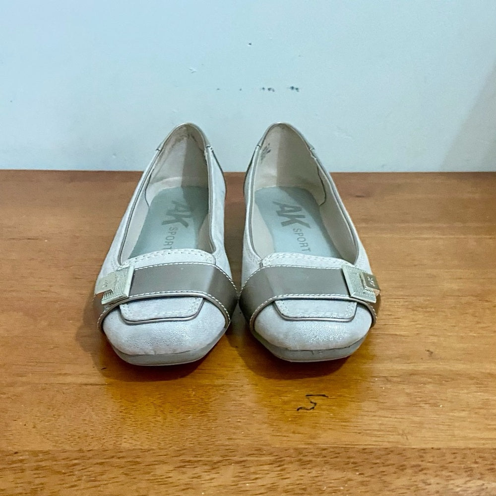 Anne Klein Sport- Creamy Gold shoes or Loafer-Size 7