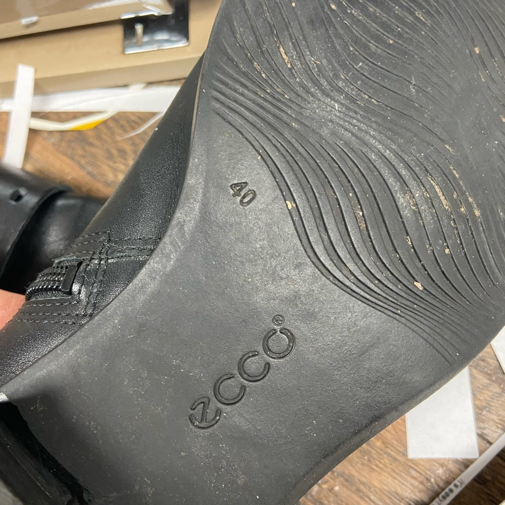 Ecco Black Leather Boots Size 40 (9.5)