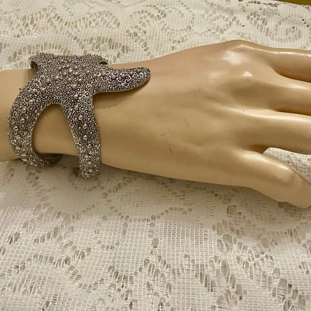 Lot of 2 Vintage Chunky Silver Tone Starfish Cuff and Hinged Bangles