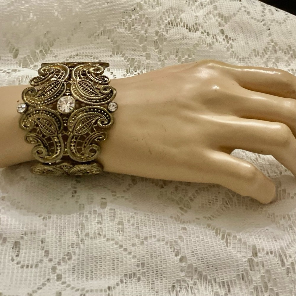 Lot of 2 Vintage Chunky, Beige Floral Hinged and Gold Tone Paisley Cuff Bangle