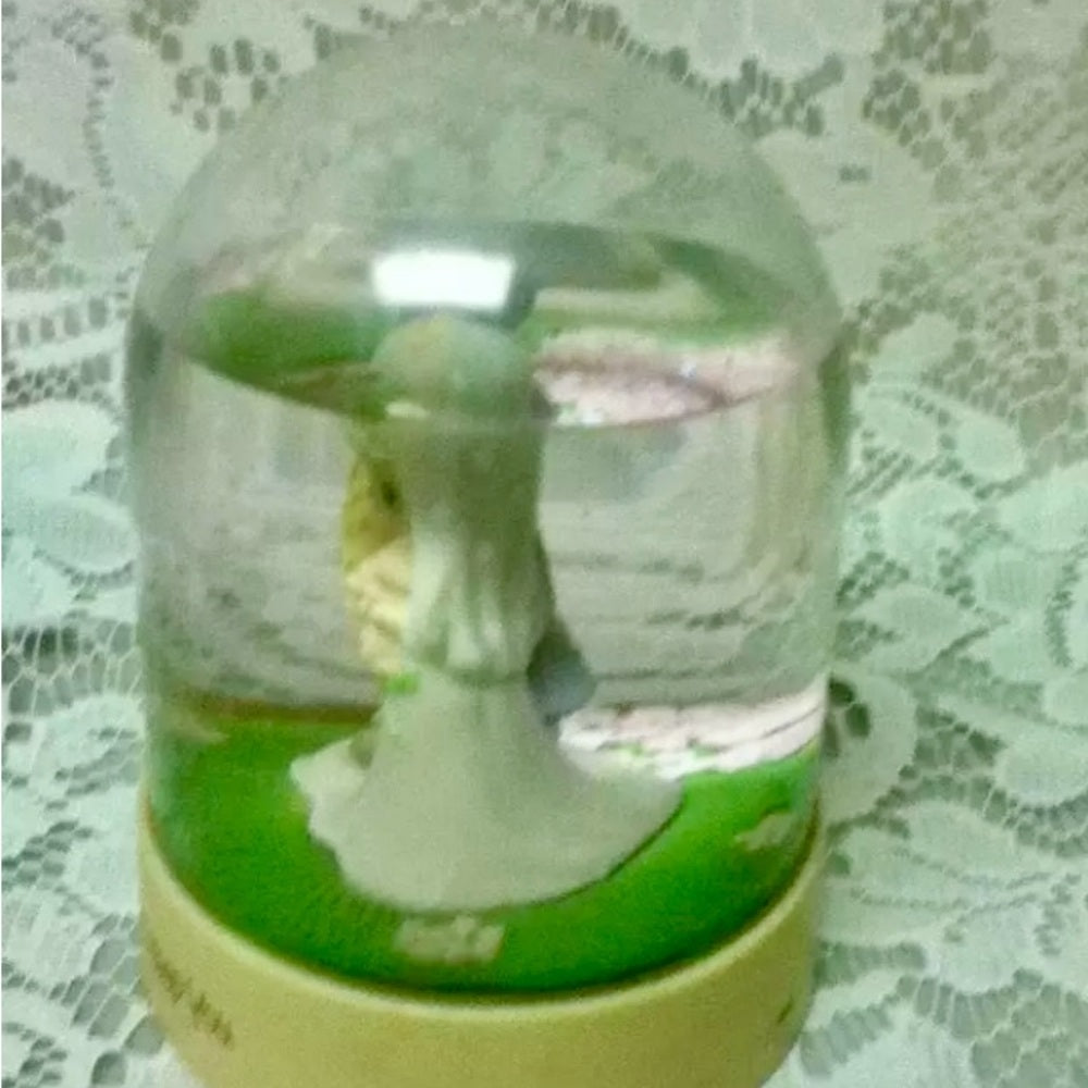 1986 Precious Moments, The Lord Bless and Keep YOu, 4inx4in Snow Bubble Glass Do
