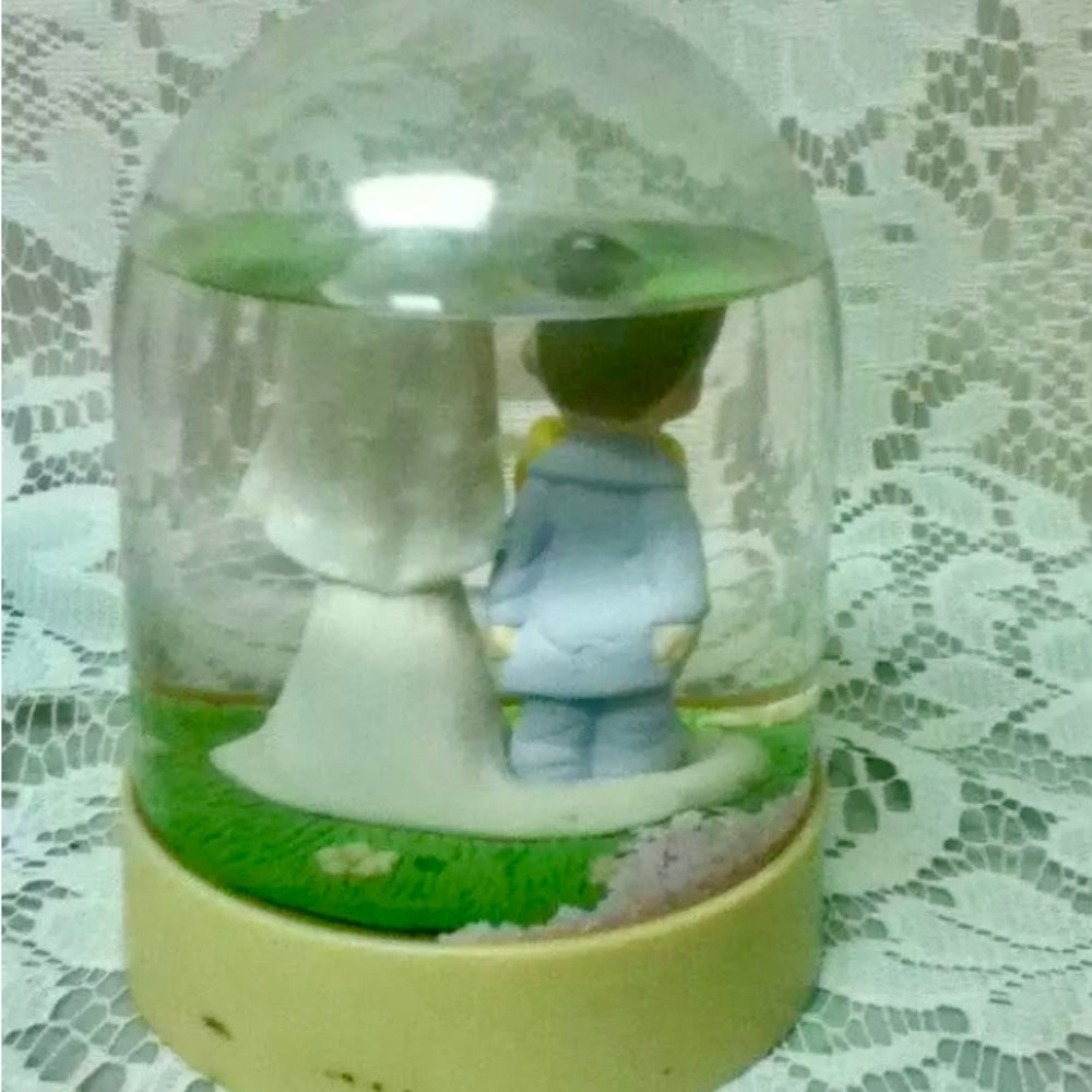 1986 Precious Moments, The Lord Bless and Keep YOu, 4inx4in Snow Bubble Glass Do