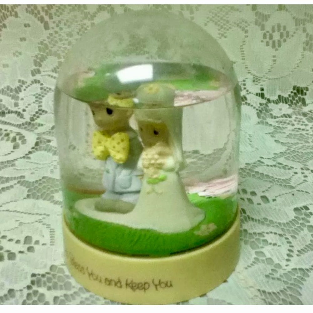 1986 Precious Moments, The Lord Bless and Keep YOu, 4inx4in Snow Bubble Glass Do
