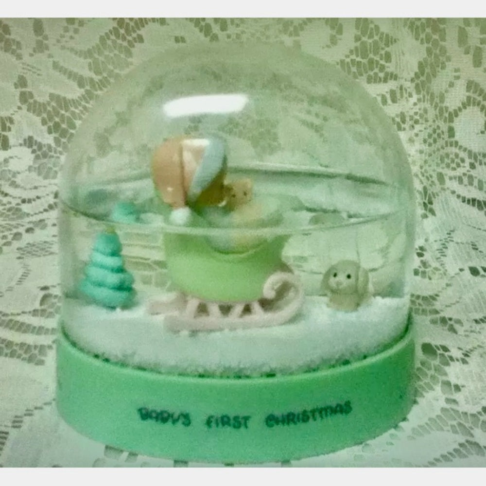 1990 Precious Moments, Baby's First Christmas, 4inx4in Snow Bubble Glass Dome